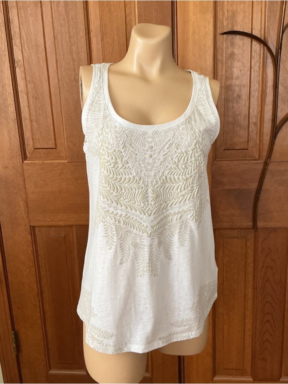 Sonoma Cream and White flat and puff raised design Tank Top